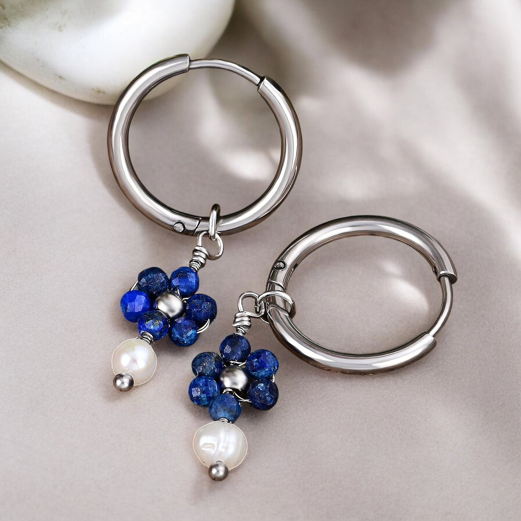 Zilveren Lapis Lazuli & Parel Bloesem Oorringen