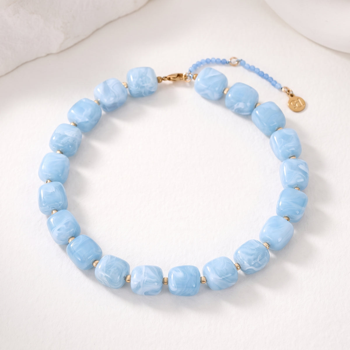 Chunky vierkante kralenketting lichtblauw