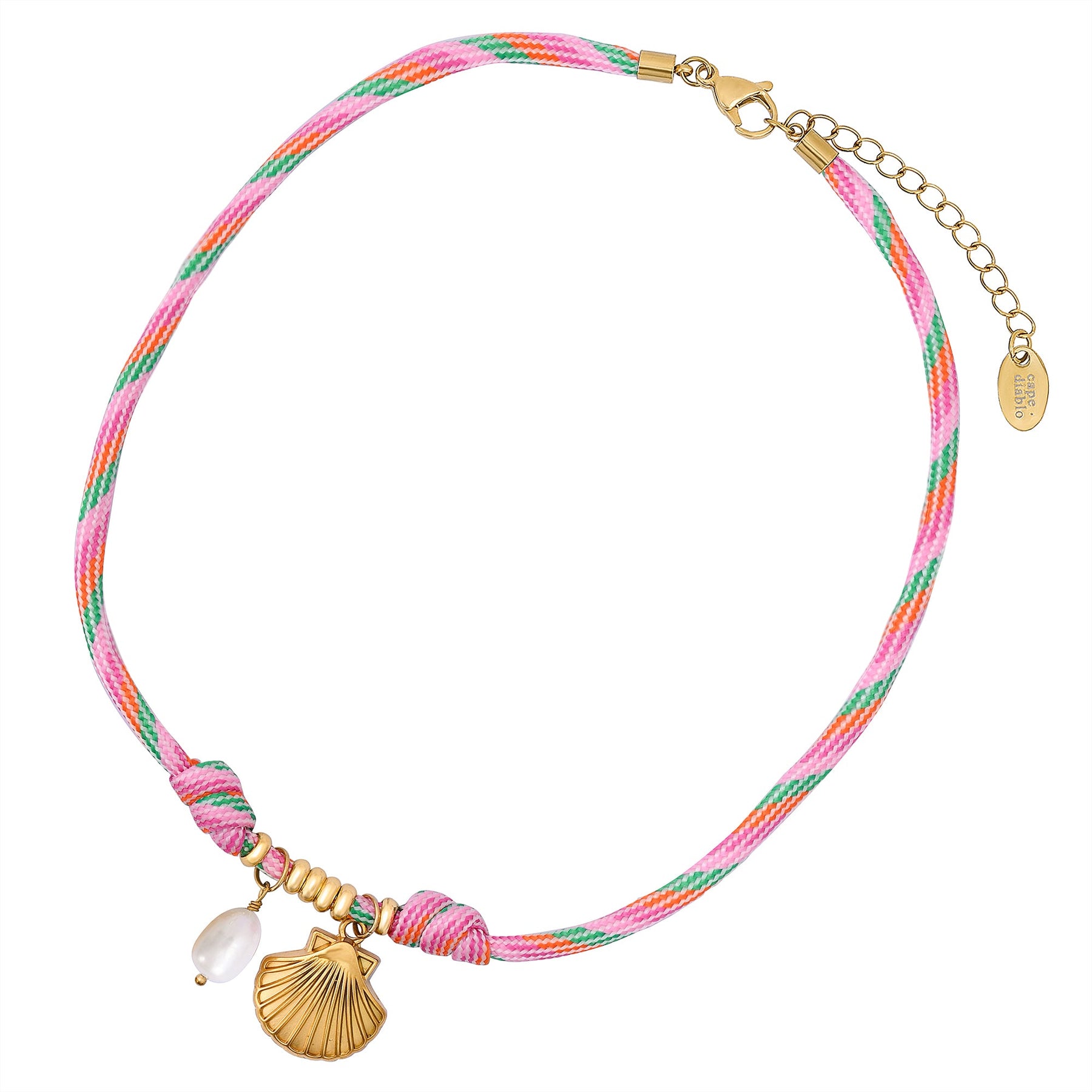 Ketting met schelpenhanger aan zeezijde