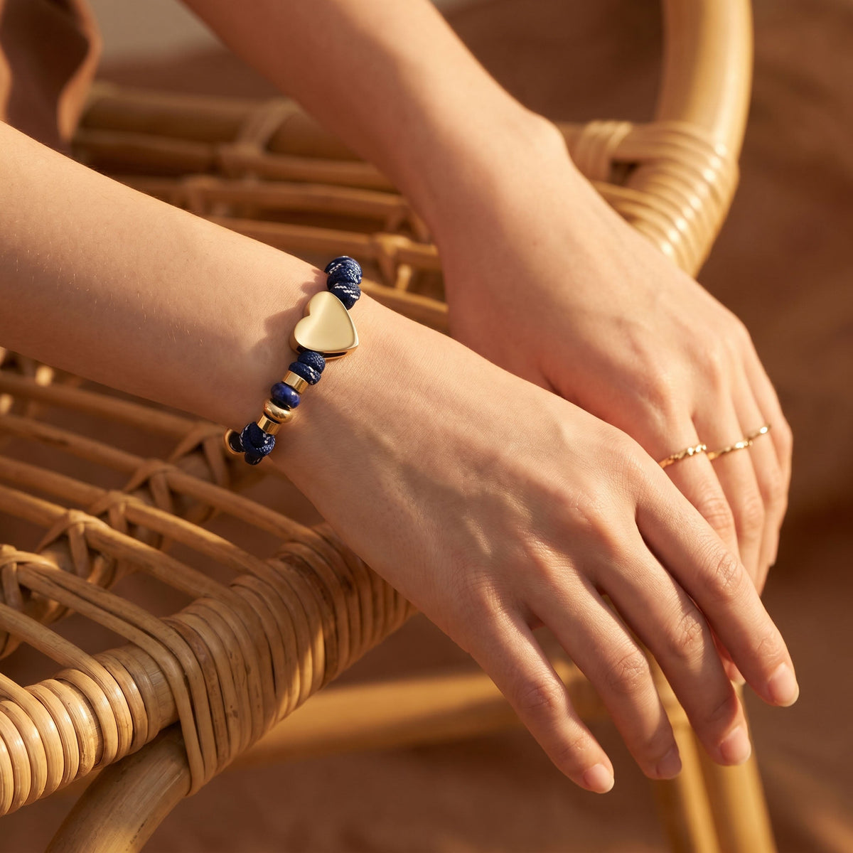Armband met liefdesknoop van touw