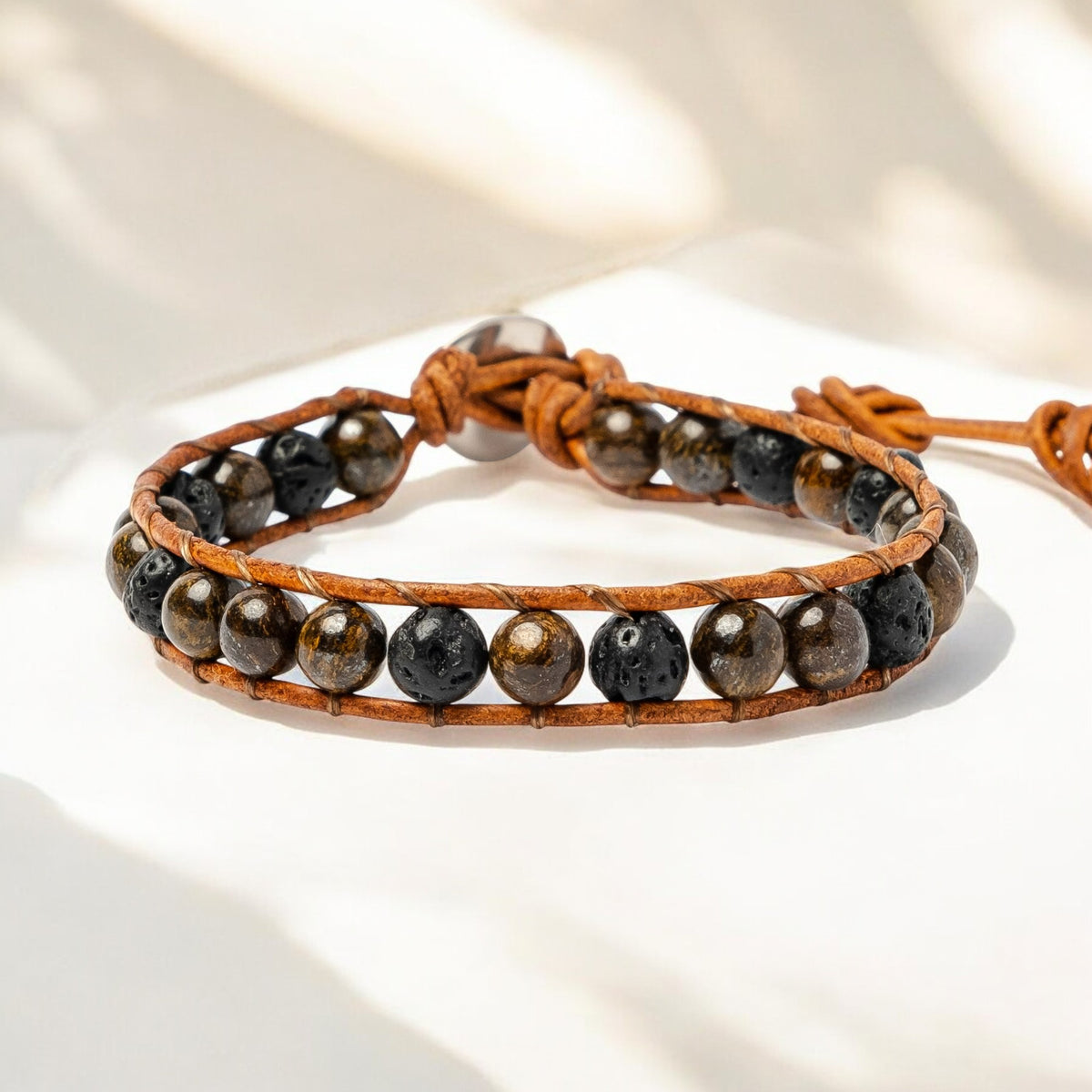 Bronziet- en lavaarmband voor heren